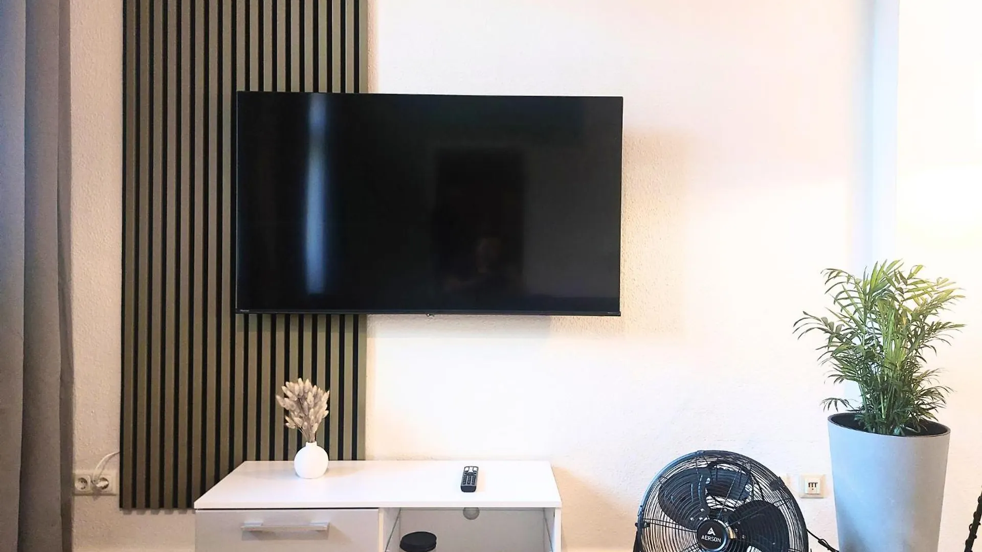Coview - Design Apartment Mit Vollausgestatteter Kueche, Terrasse, Eigenem Zugang, Highspeed Wlan Dresden 0*,